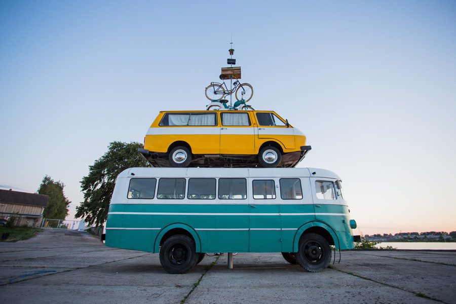 Tower of Buses